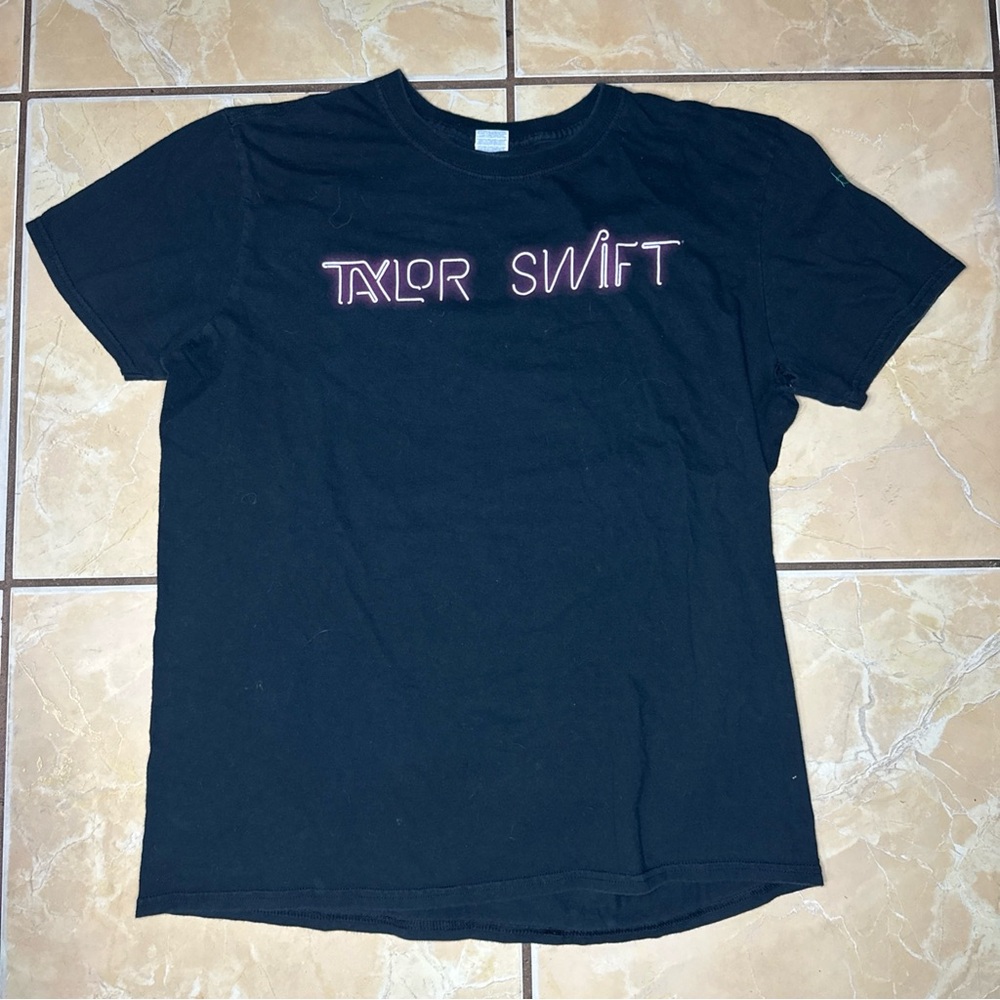 Taylor Swift The 1989 World Tour Black T-Shirt Women’s Large